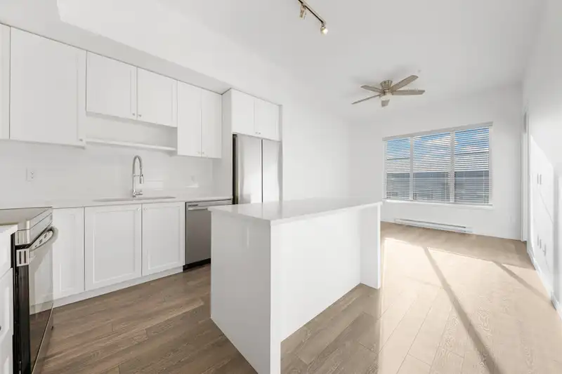 614 15858 FRASER HIGHWAY - photo 2 of 31