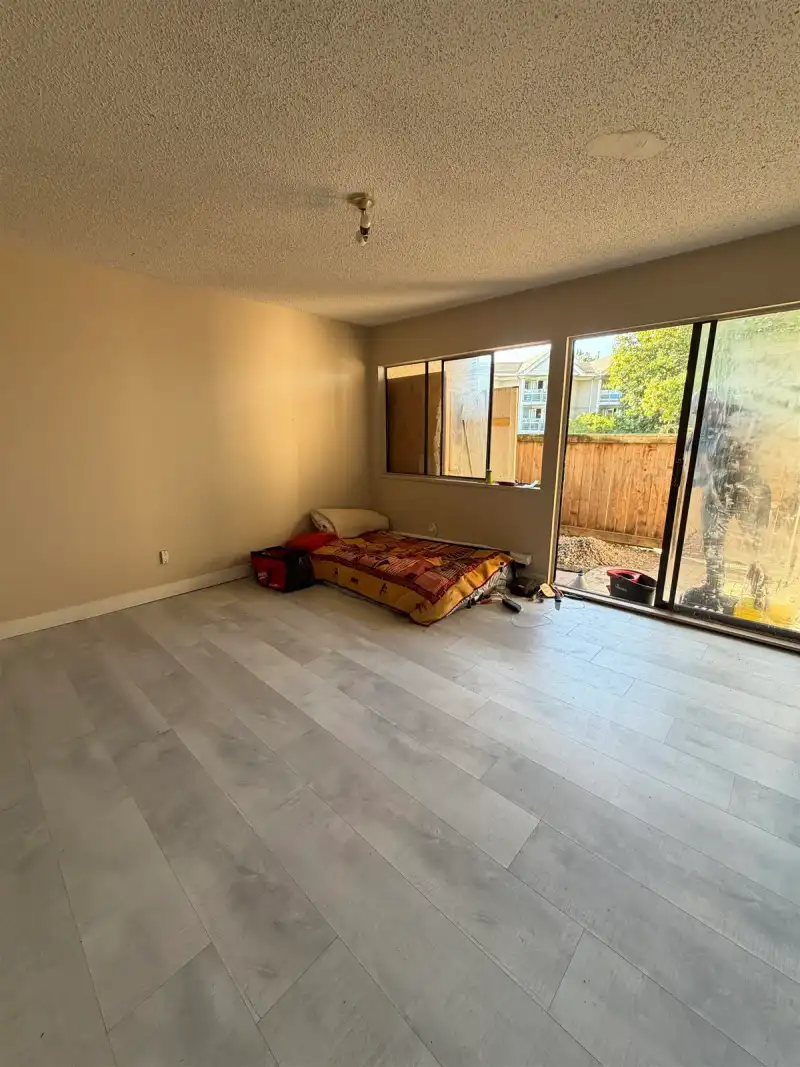 10 17700 60 AVENUE - photo 1 of 7
