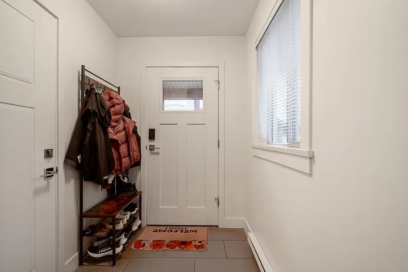 74 11305 240 STREET - photo 4 of 25