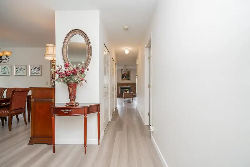 9411 162 STREET - photo 2 of 33