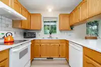 9411 162 STREET - thumbnail 15