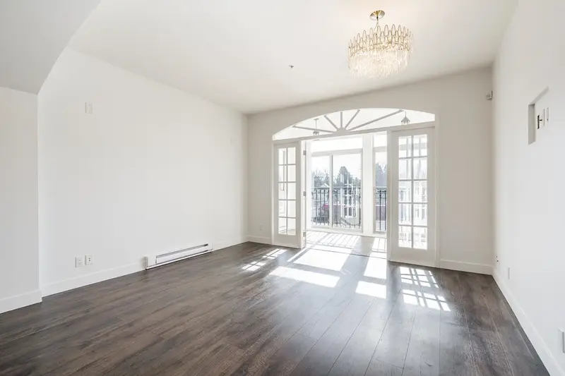 211 33485 SOUTH FRASER WAY - photo 2 of 25