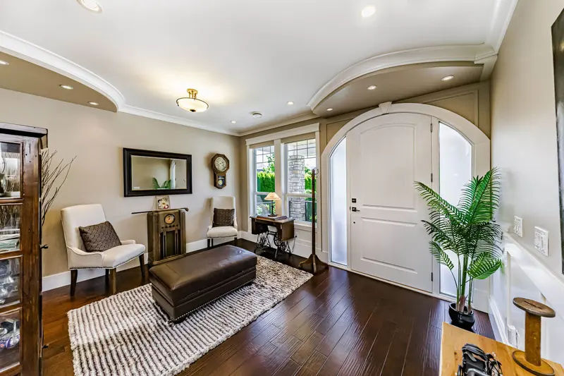 17393 2 AVENUE - photo 3 of 25