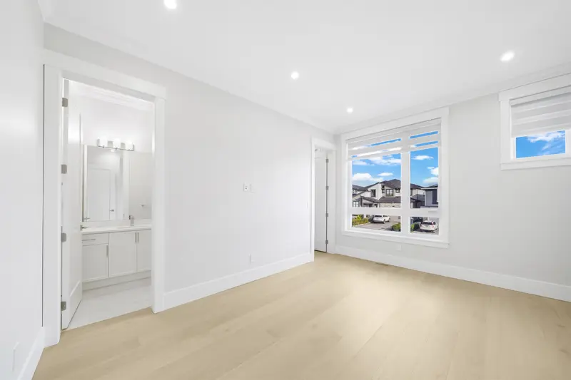 6923 205 STREET - photo 2 of 25