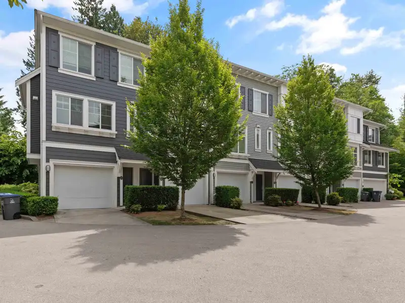 99 15340 GUILDFORD DRIVE - photo 1 of 28
