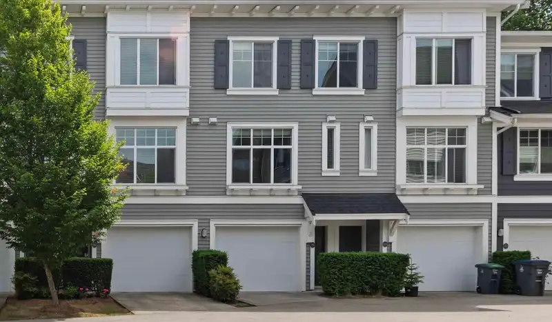 99 15340 GUILDFORD DRIVE - photo 2 of 28