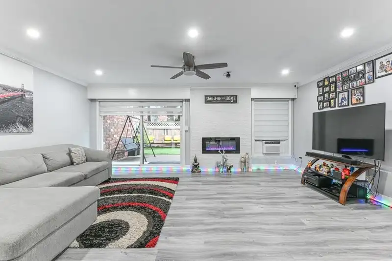 214 13933 74 AVENUE - photo 2 of 31