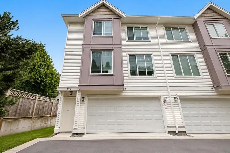 10 8033 166B STREET - photo 2 of 22
