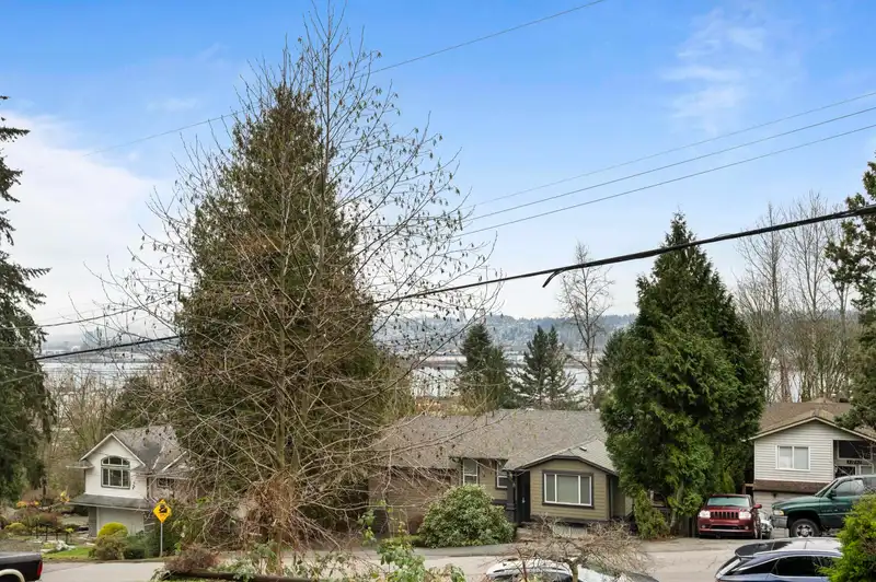 13780 115 AVENUE - photo 2 of 34