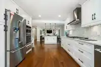 5654 144A STREET - thumbnail 11