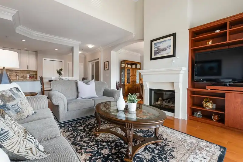 309 16433 64 AVENUE - photo 3 of 40