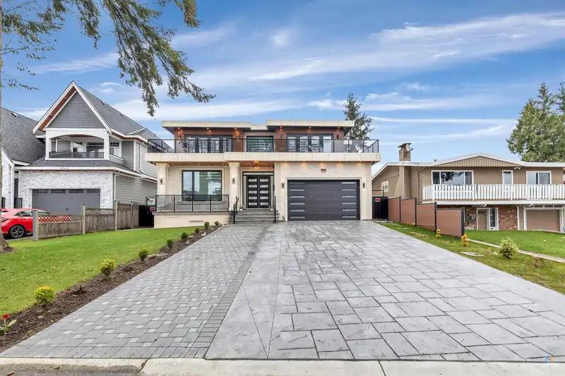 12621 89A AVENUE - photo 3 of 40