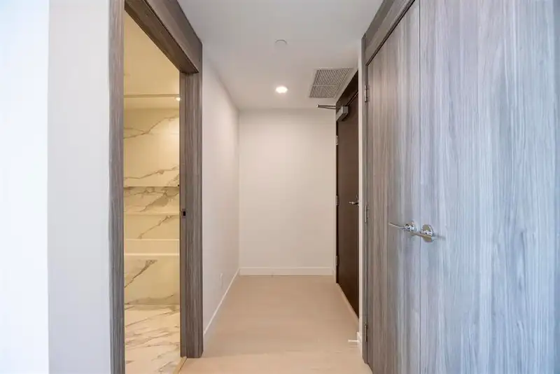 2901 13778 100 AVENUE - photo 3 of 27