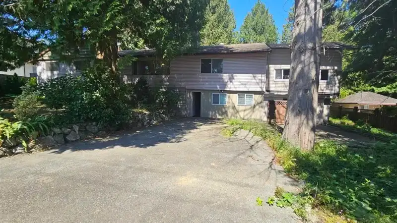 15023 72 AVENUE - photo 1 of 4