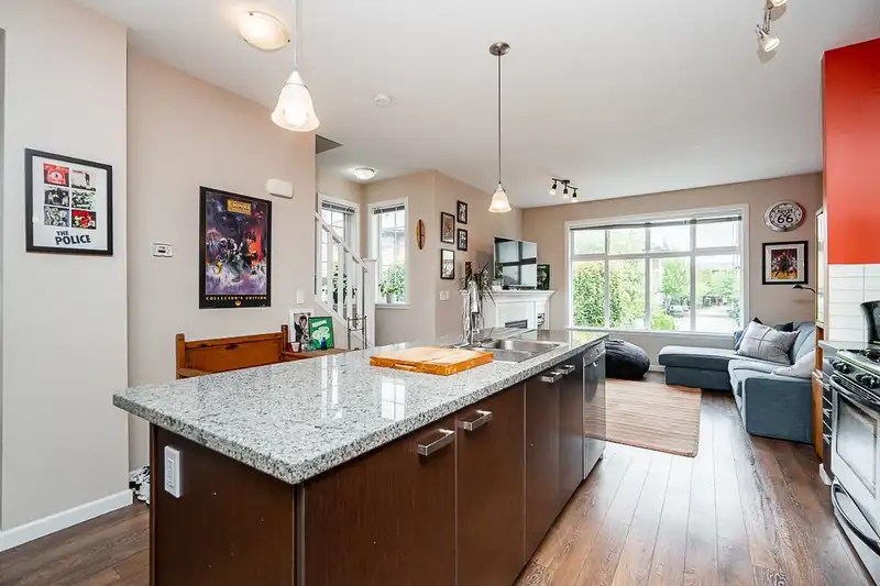 109 18777 68A AVENUE - photo 4 of 30