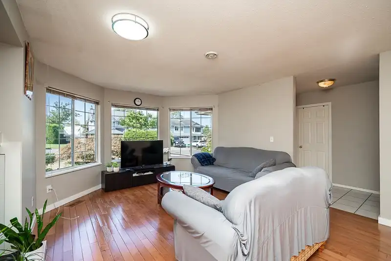 6310 171 STREET - photo 4 of 24