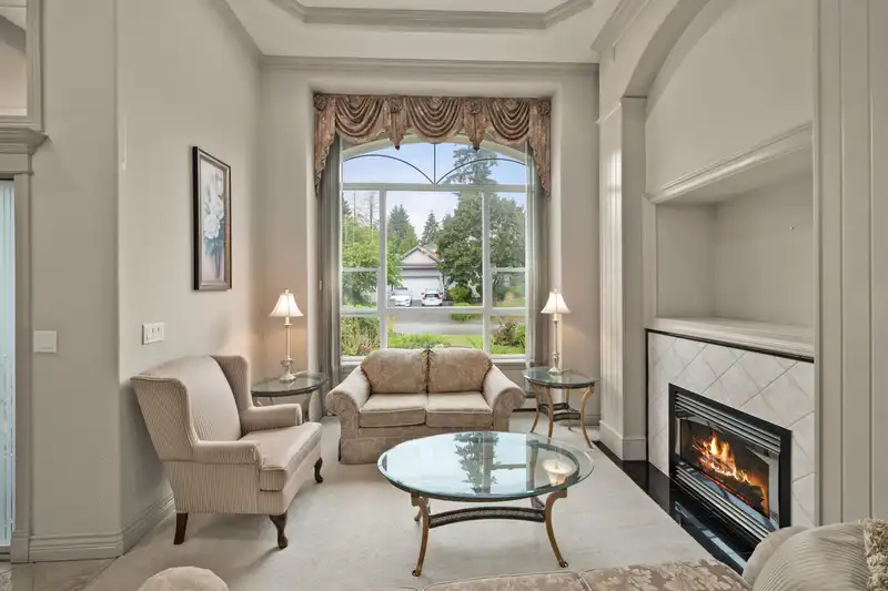12698 61B AVENUE - photo 4 of 38