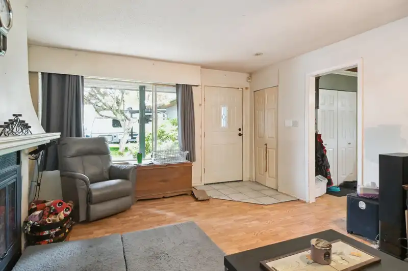 14093 PARK DRIVE - photo 2 of 16