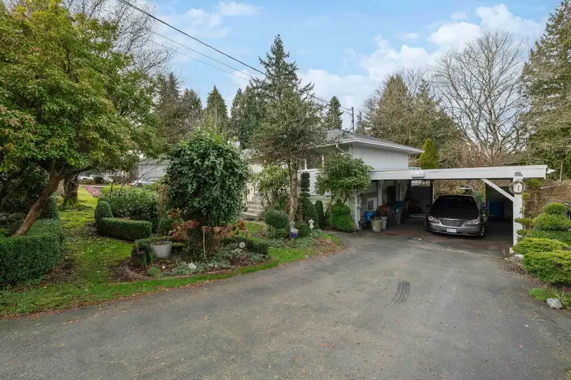 12657 98 AVENUE - photo 3 of 40