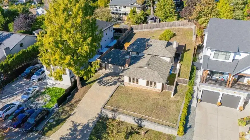 18143 57A AVENUE - photo 4 of 25