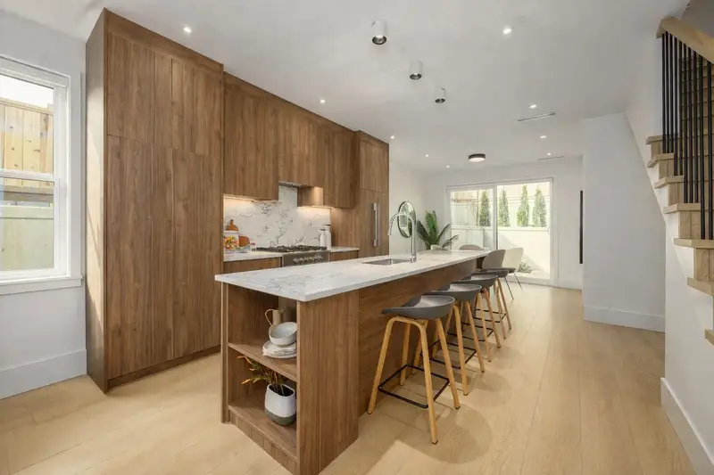 102 1125 CARTIER AVENUE - photo 1 of 25