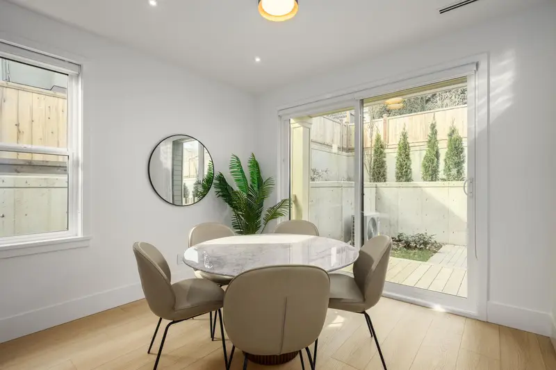 102 1125 CARTIER AVENUE - photo 4 of 25