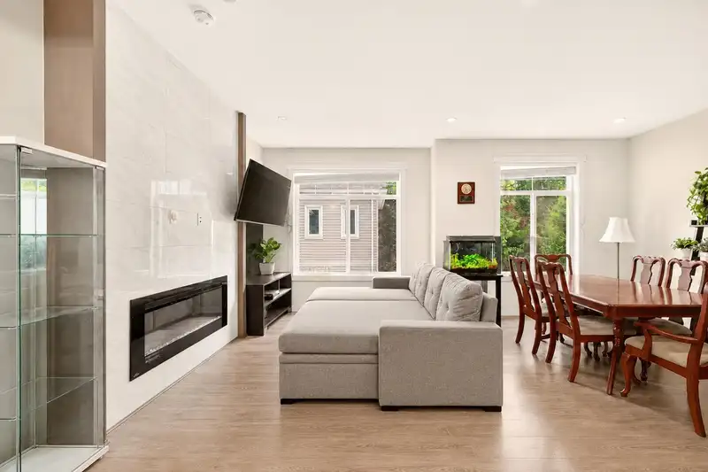 68 11267 133 STREET - photo 3 of 38