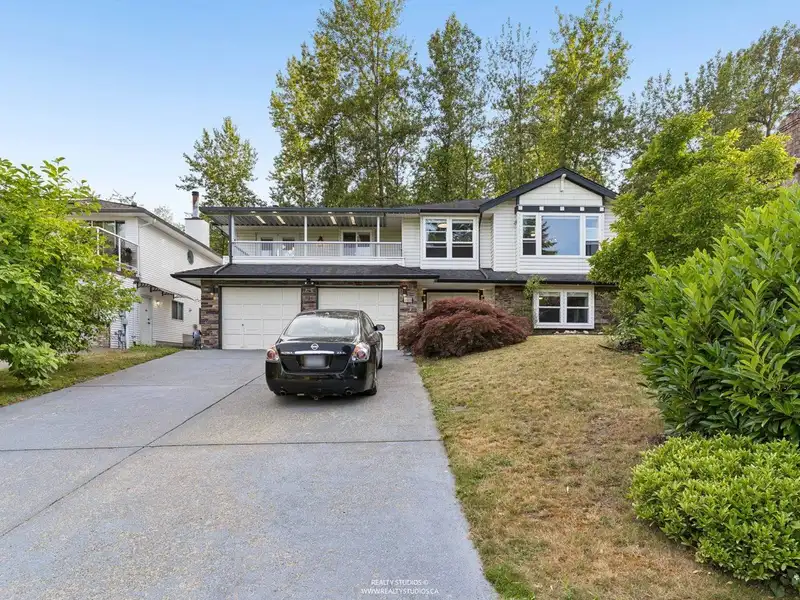 11411 WELLINGTON CRESCENT - photo 1 of 37