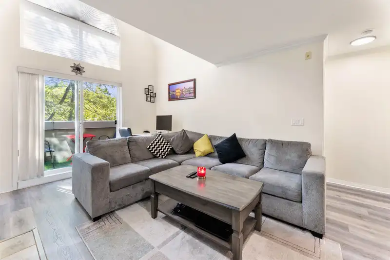 406 12155 75A AVENUE - photo 1 of 15