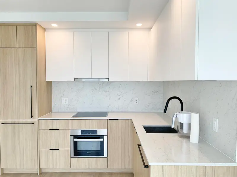 1511 13685 102 AVENUE - photo 4 of 25