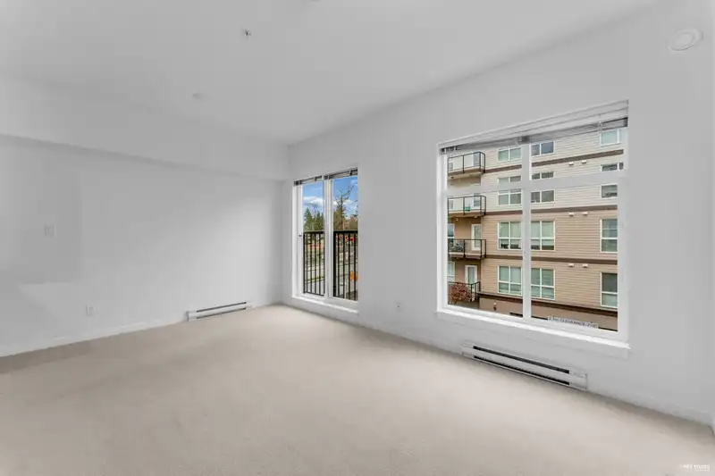 303 13728 108 AVENUE - photo 3 of 22