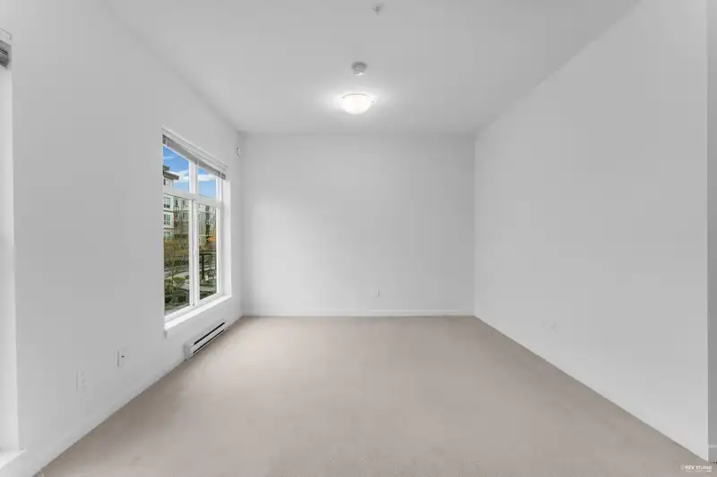 303 13728 108 AVENUE - photo 4 of 22