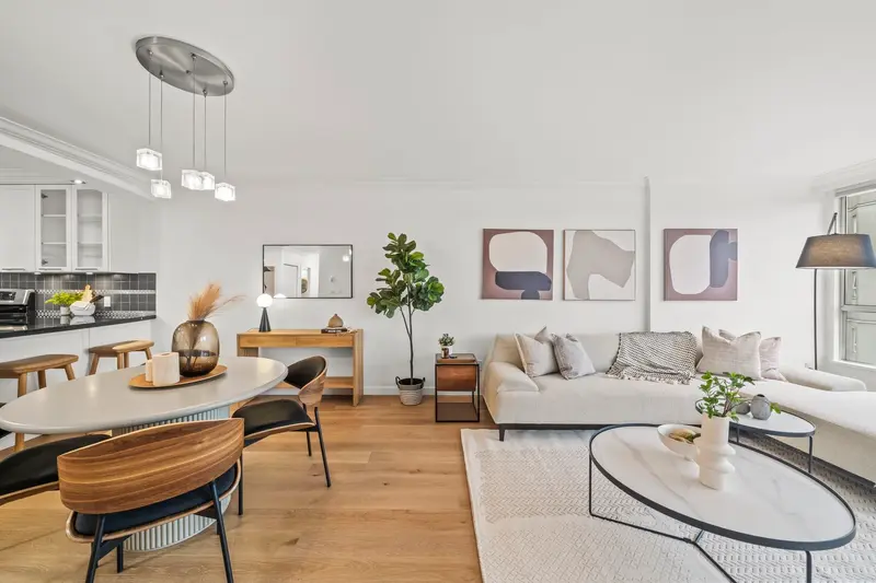 809 518 MOBERLY ROAD - photo 1 of 25