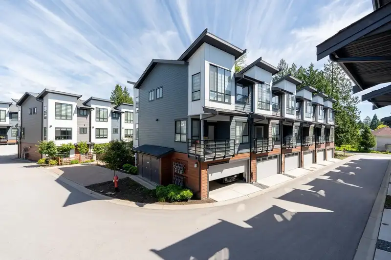 43 7177 194A STREET - photo 1 of 32