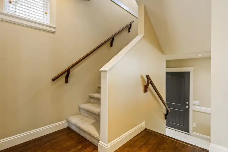 10172 128 STREET - photo 2 of 35