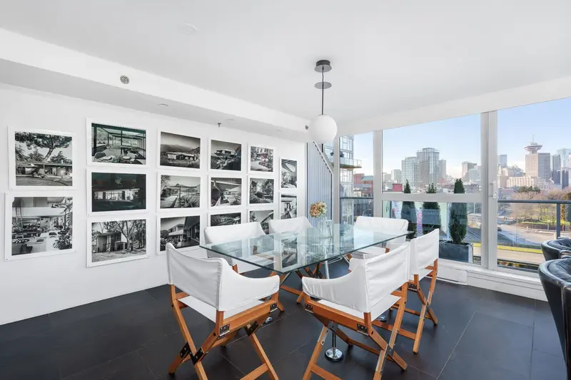 624 289 ALEXANDER STREET - photo 4 of 17