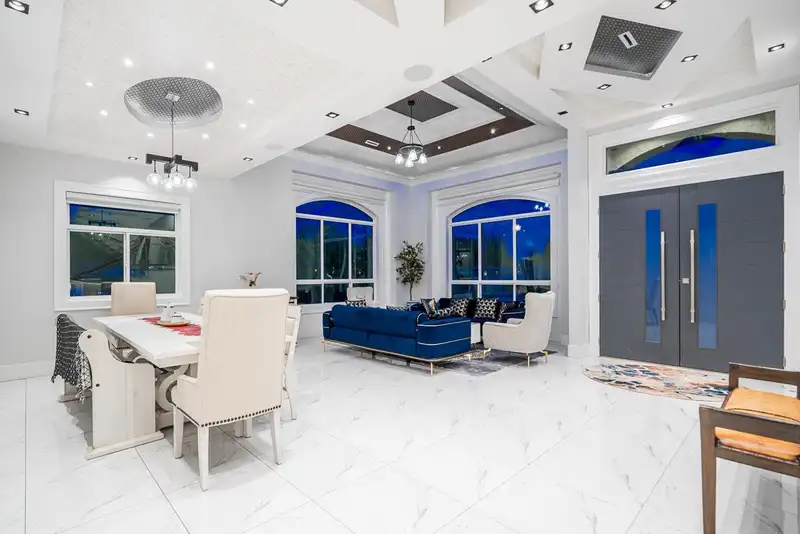 8670 TUNIS PLACE - photo 2 of 38