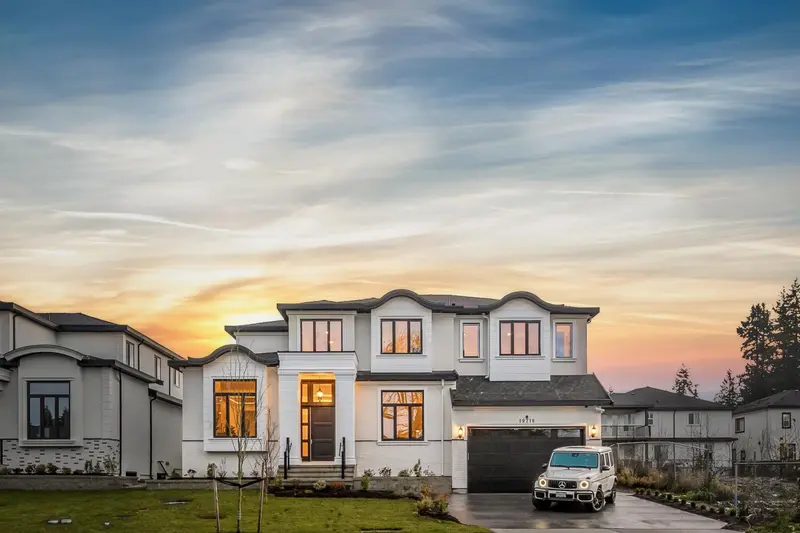 19718 33A AVENUE - photo 2 of 25