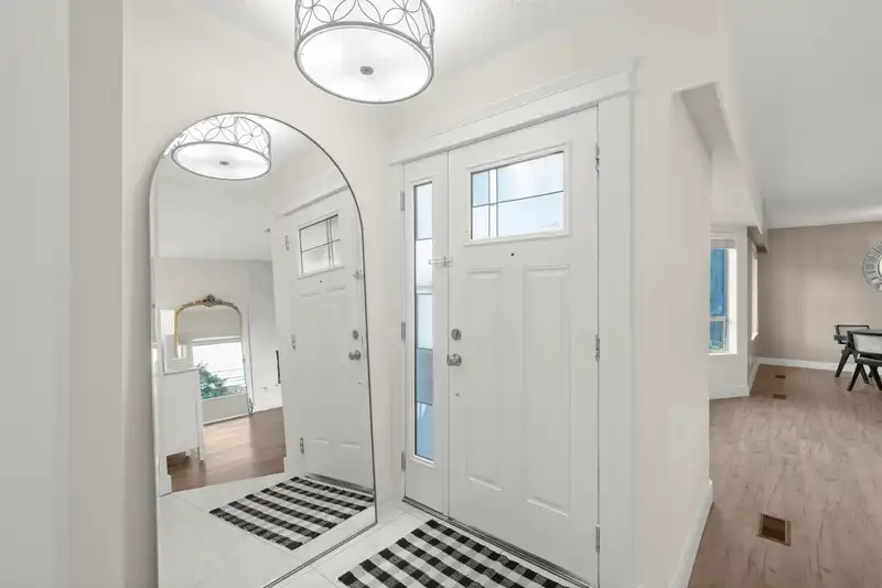 8941 132 STREET - photo 4 of 27