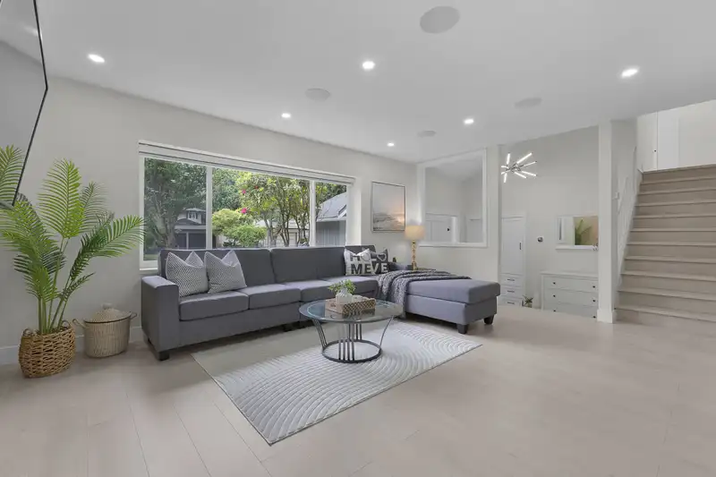 9763 155 STREET - photo 3 of 32