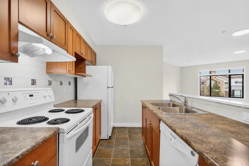 320 8880 202 STREET - photo 3 of 25