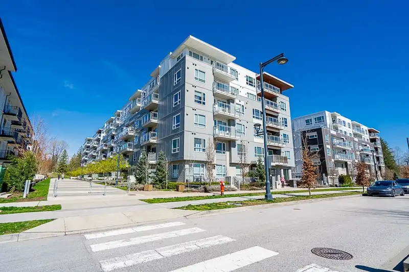 518 13963 105 BOULEVARD - photo 1 of 34