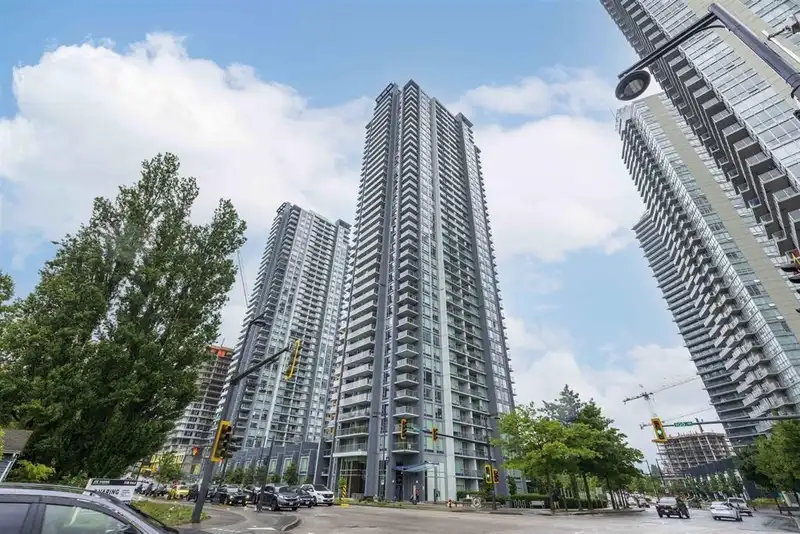 1002 13696 100 AVENUE - photo 1 of 27