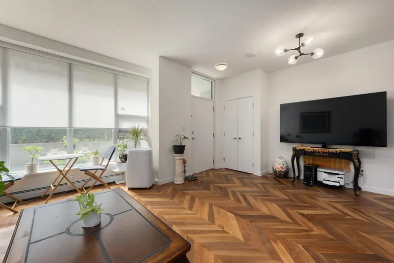 253 108 W 1ST AVENUE - photo 1 of 25