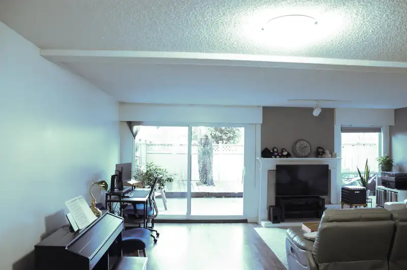 245 7451 140 STREET - photo 3 of 23