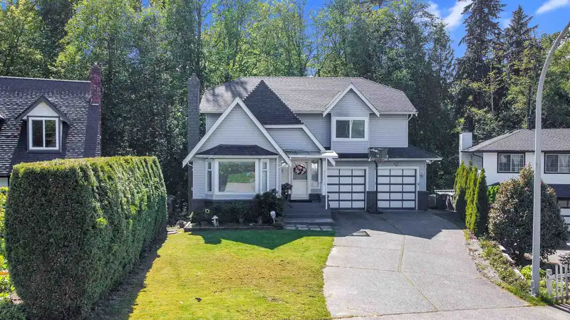 7773 143 STREET - photo 1 of 27