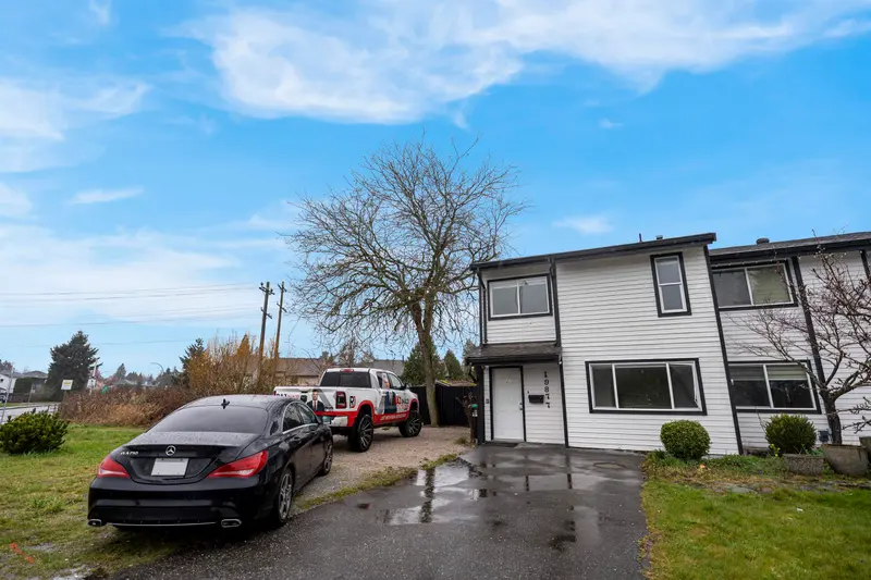 19877 53 AVENUE - photo 3 of 25