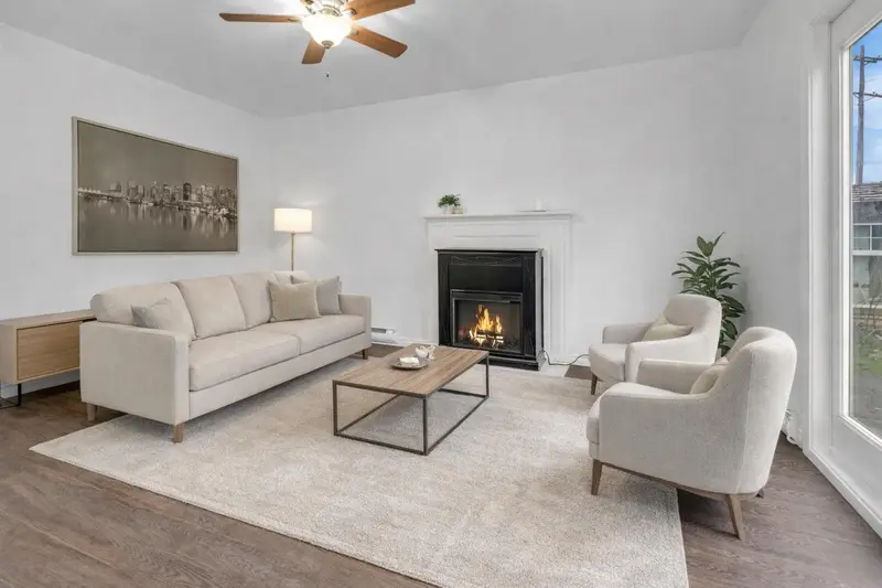 19877 53 AVENUE - photo 4 of 25