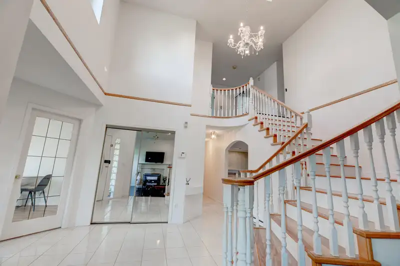 16660 CHERRYHILL CRESCENT - photo 2 of 21