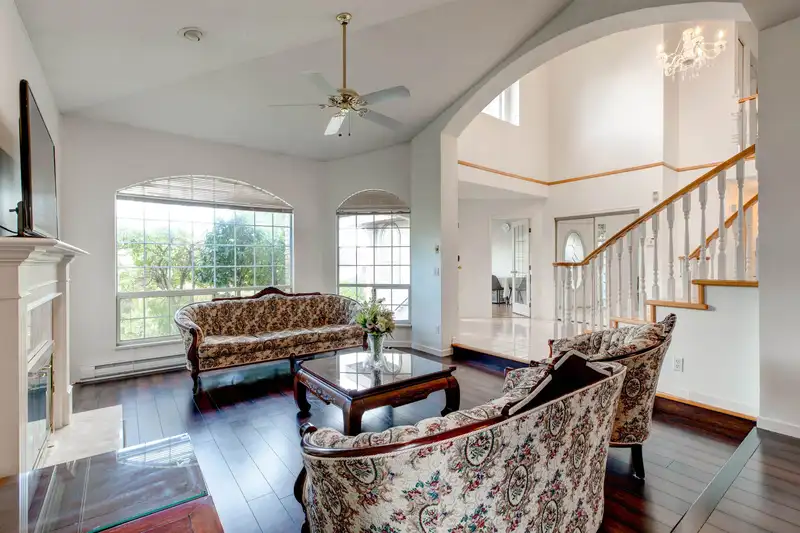 16660 CHERRYHILL CRESCENT - photo 4 of 21